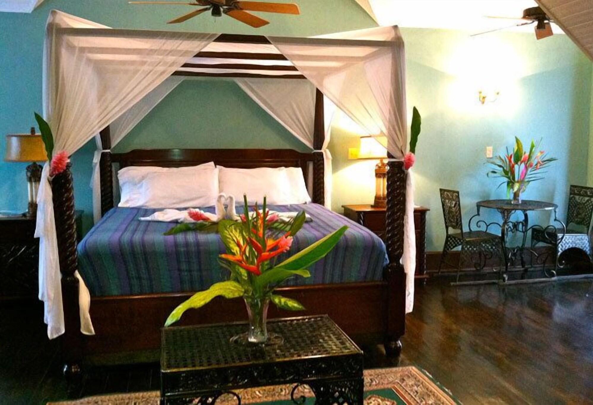 Mahogany Hall San Ignacio Buitenkant foto