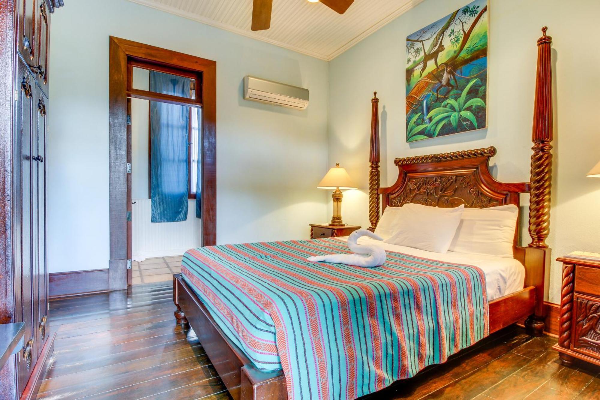 Mahogany Hall San Ignacio Buitenkant foto