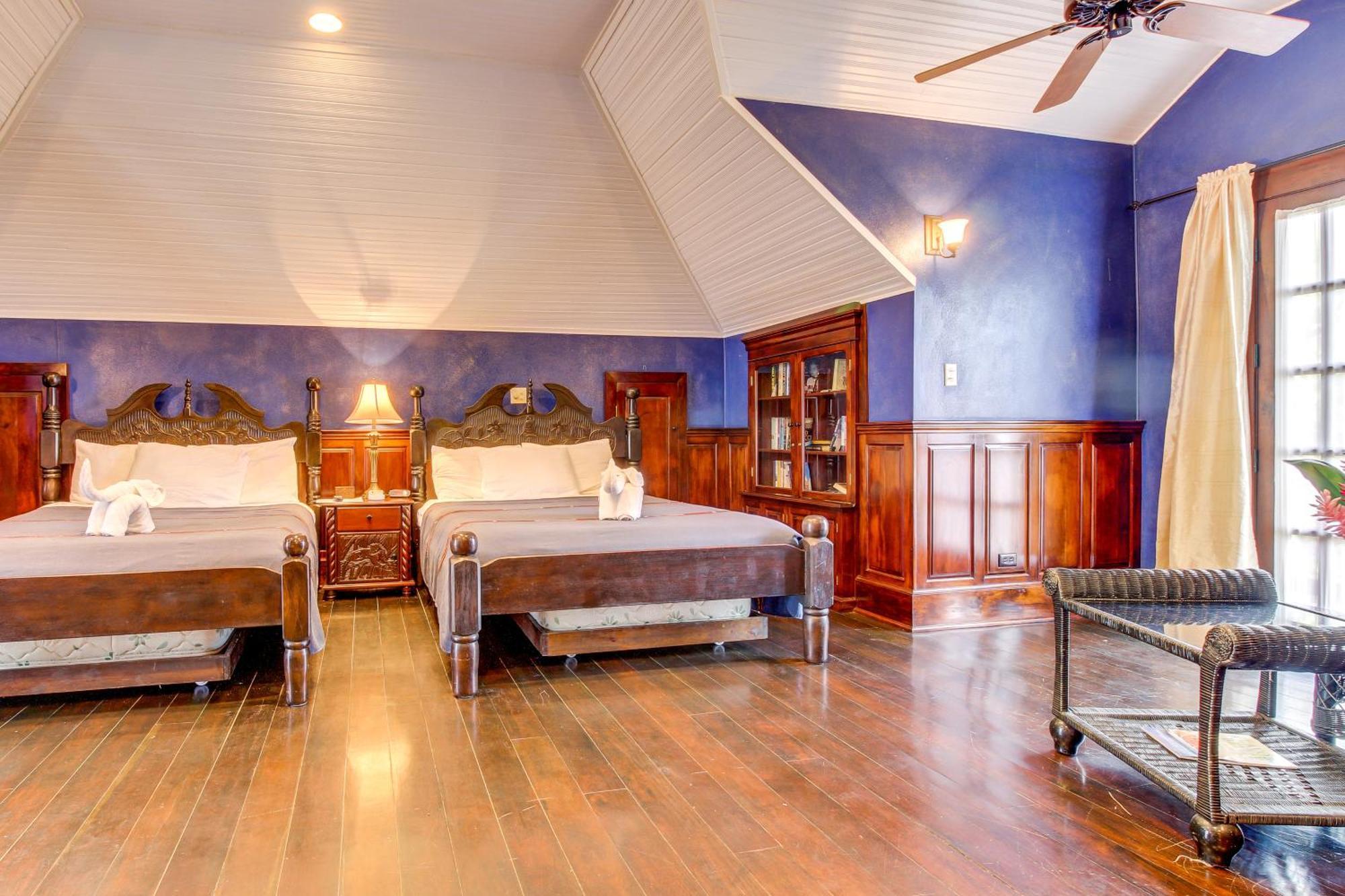 Mahogany Hall San Ignacio Buitenkant foto